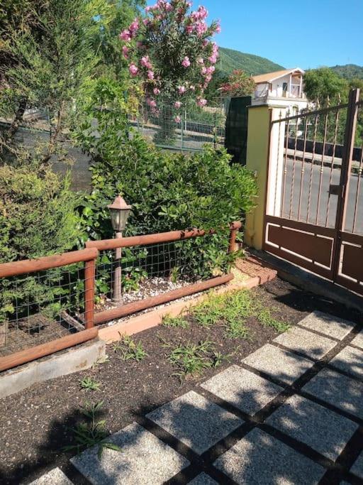 Loft Sotto Il Vulcano, Con Posto Auto Privato Zafferana Etnea Esterno foto