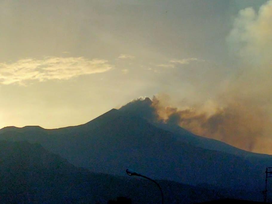 Loft Sotto Il Vulcano, Con Posto Auto Privato Zafferana Etnea Esterno foto